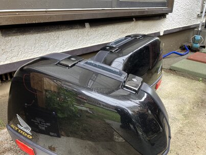ST1100純正パニア